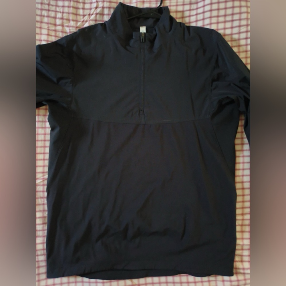 Lululemon Athletica Black Pullover. Size Medium.